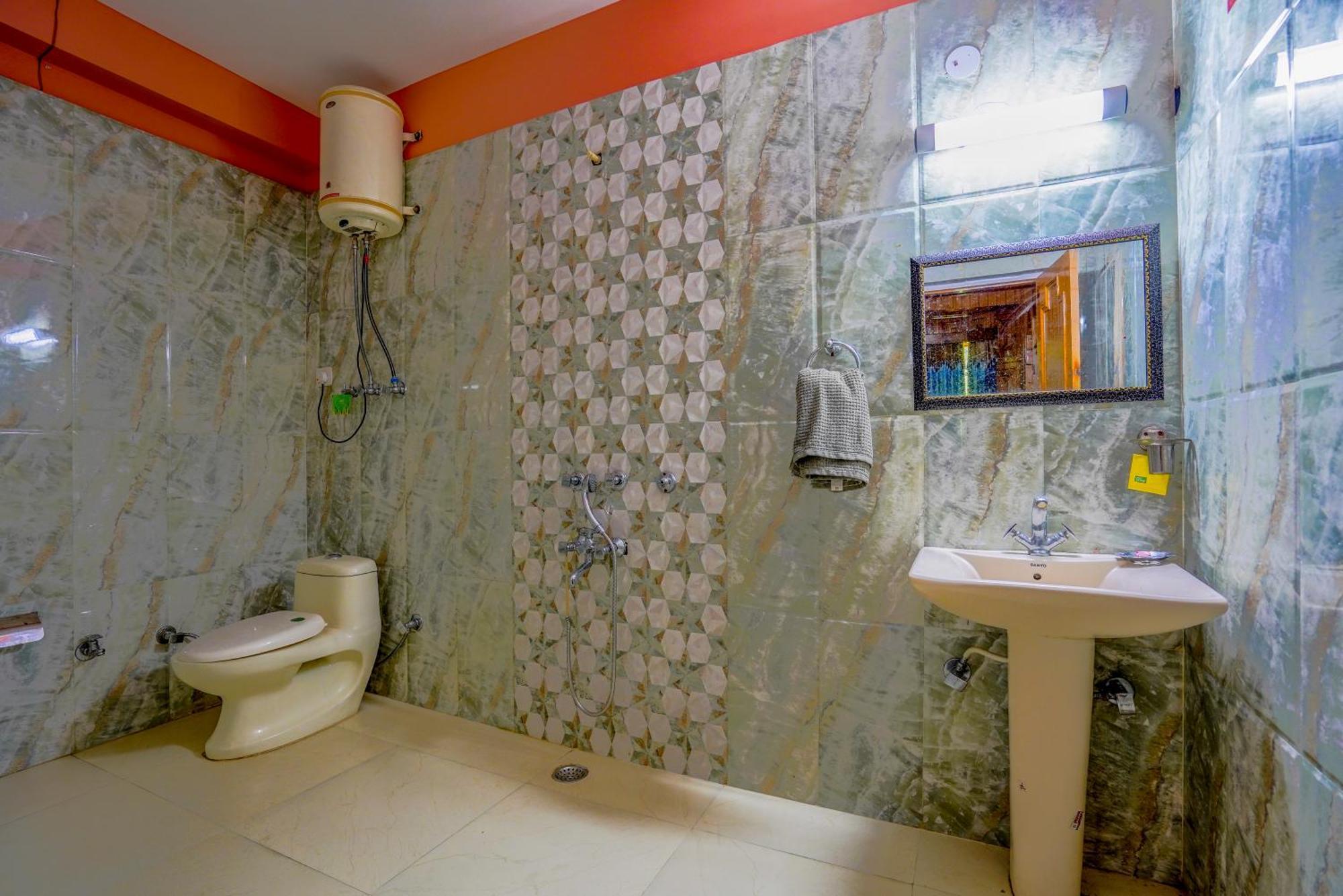 Woods Villa Cottage, Manali Экстерьер фото