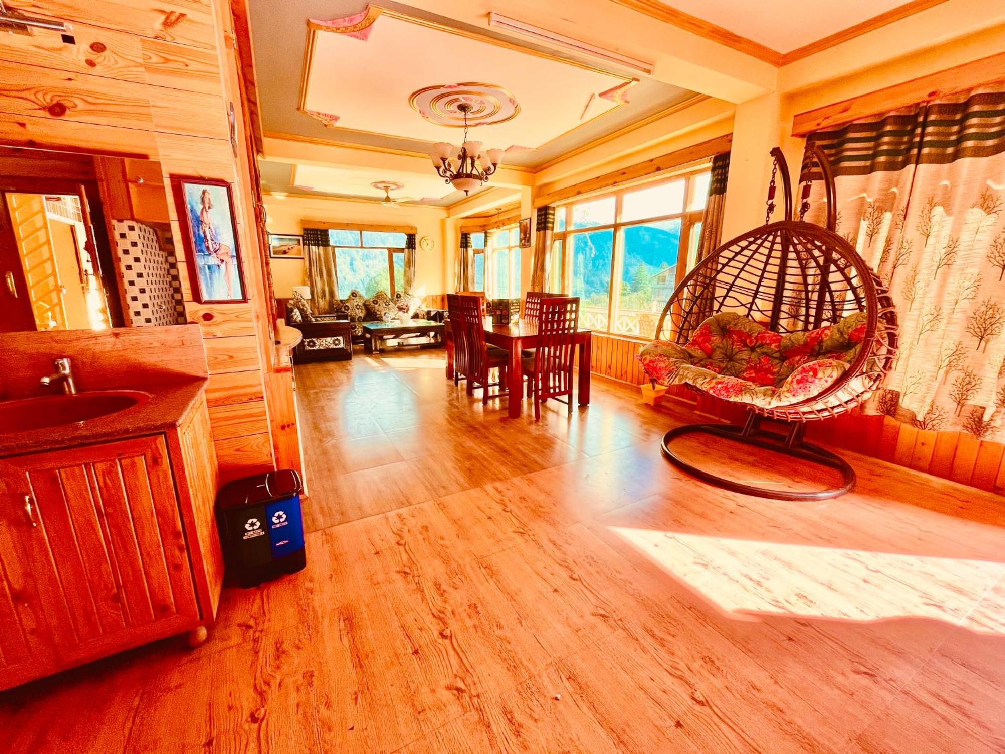 Woods Villa Cottage, Manali Экстерьер фото
